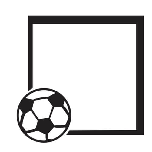 Pallone da Calcio Bianco e Nero di Fronte a una Cornice Vuota Pallone da Calcio Bianco e Nero di Fronte a una Cornice Vuota thumbnail