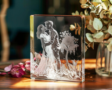Glass Sculpture of Romantic Couple in Woodland Setting Patterns thumbnail